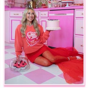 Sweetie Sweatshirt in Soft Cherry